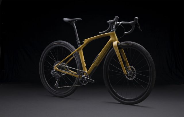 Diverge STR avec Future Shock avant et arrière